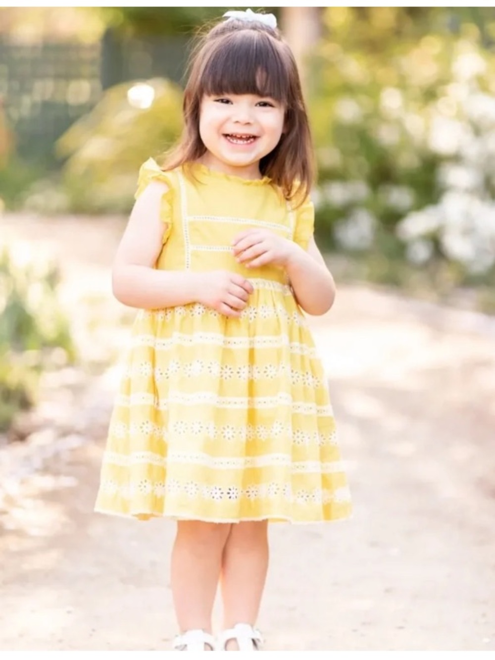 Mini Boden Butter Yellow and White Eyelet Flutter Sleeve Dress Size 5-6